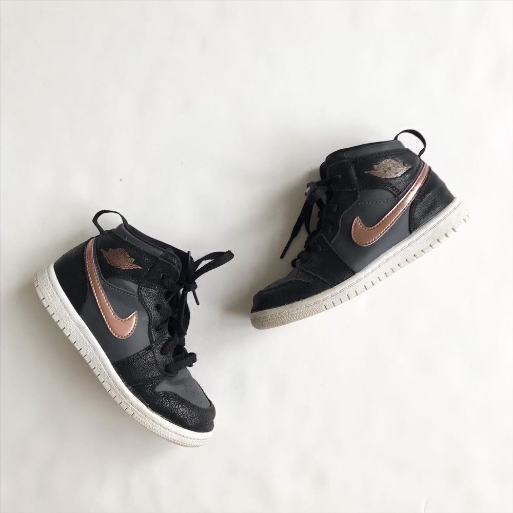 Nike Air Jordan 1 retro high black/bronze TD sneakers EUC size 10